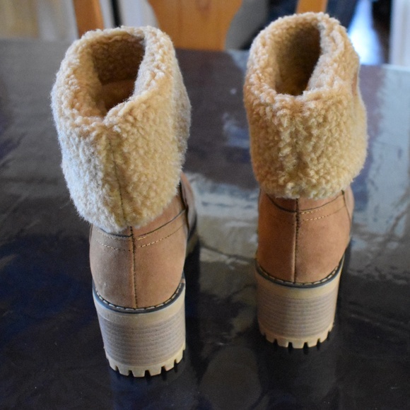 Fleece Lined/Camel Colored Boots with Heel (Size 6) - Picture 5 of 6